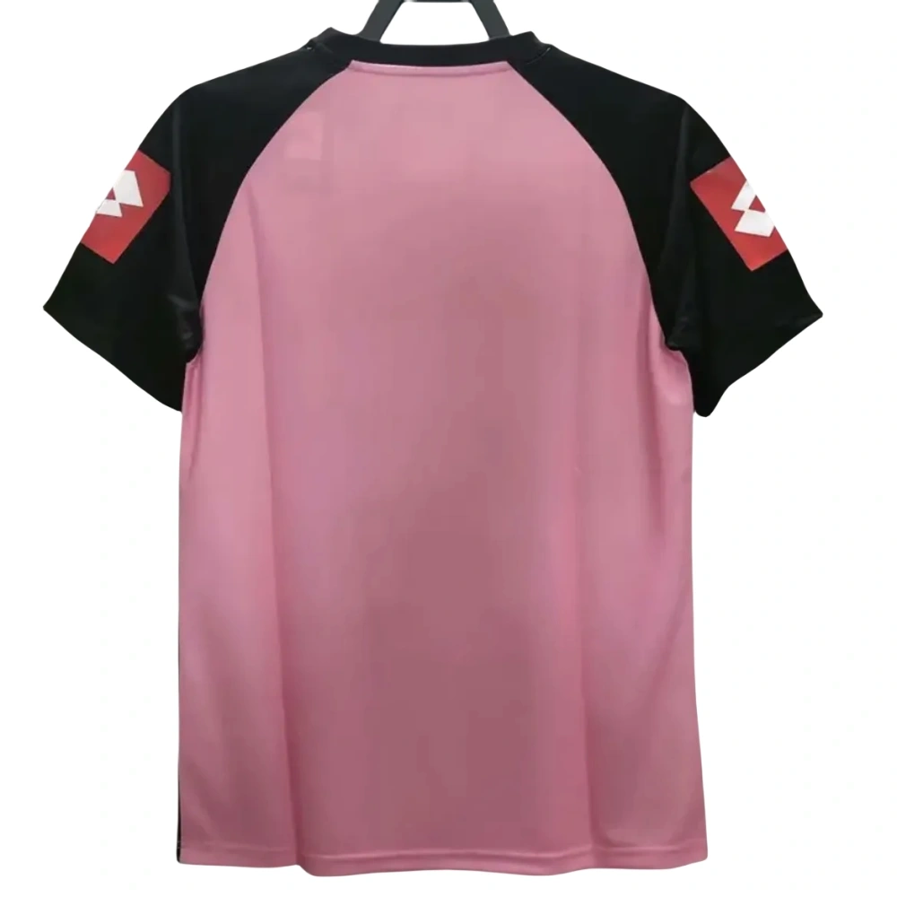 2002-03 Juventus Retro Jersey Goalkeeper Pink