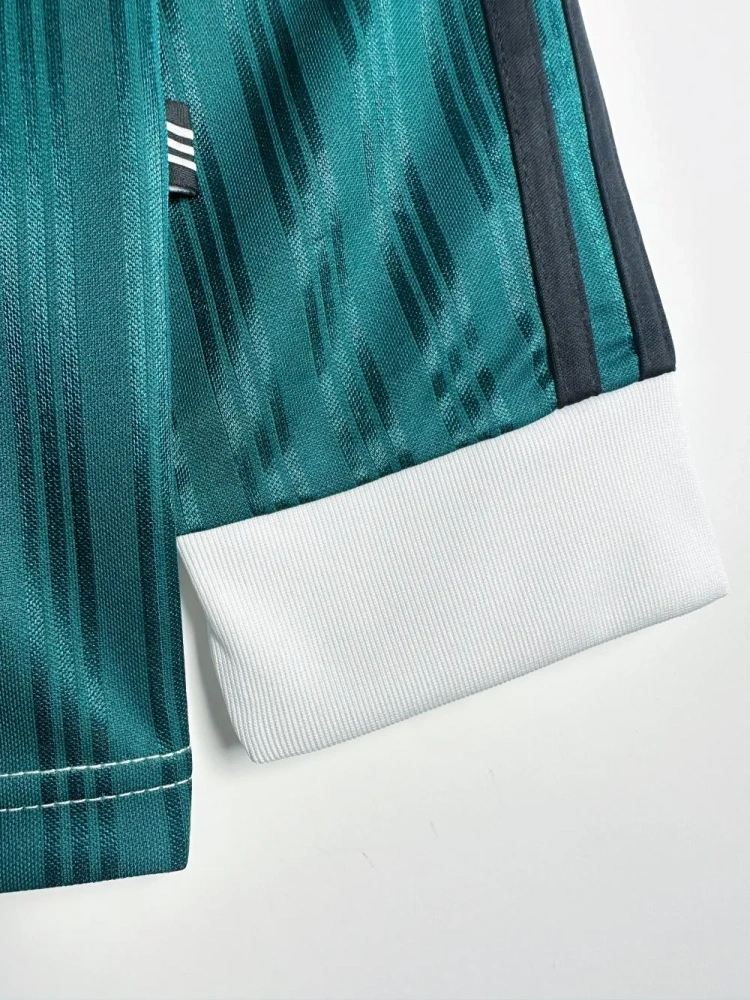 Retro Liverpool Away Football Jersey Long Sleeve 1995/1996