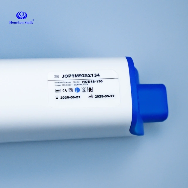 Dental intraoral scanner