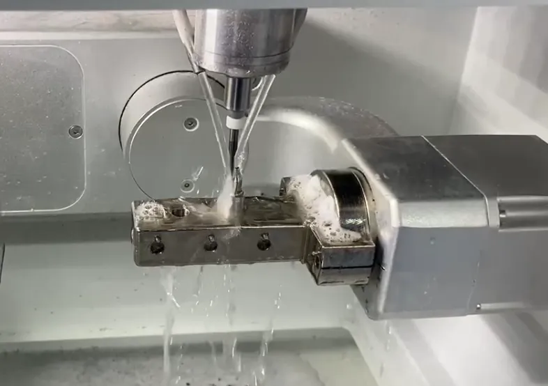 Wet 5-axis Dental Milling Machine milling alloy blocks