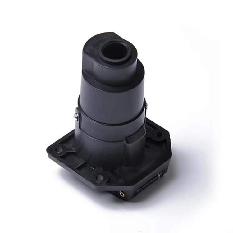 7-Way Trailer Connector Socket for Truck, RV & Caravan | Heavy-Duty 12V Towing Electrical Plug
