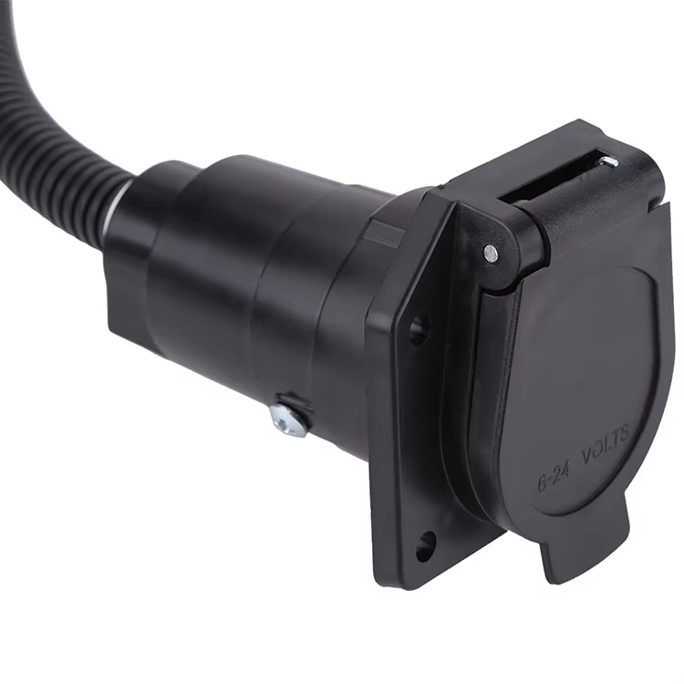 7-Way Trailer Connector Socket for Truck, RV & Caravan | Heavy-Duty 12V Towing Electrical Plug