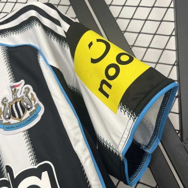 Newcastle United Home Football Jersey 2025 2026 Season