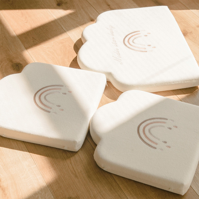 Crib Bumper Set for Baby Cribs Pure Cotton Towel Fabric & Sponge Protective Barrier Thickened Cloud-Shaped Bumper Rails Model: ydwl01