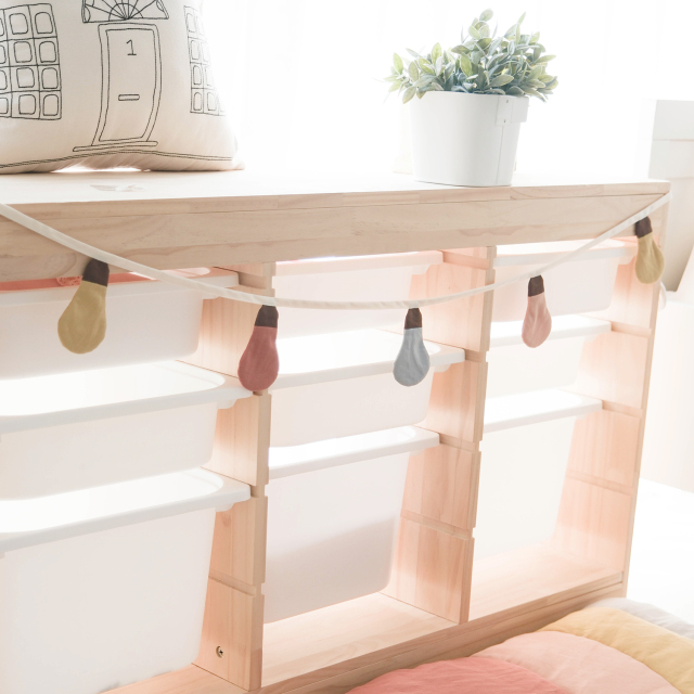 100% Cotton Decorative Banners: Creative Light Bulb Design for Children's Birthday Parties, Reading Corners, and Other Decorative Settings – dpgs-08