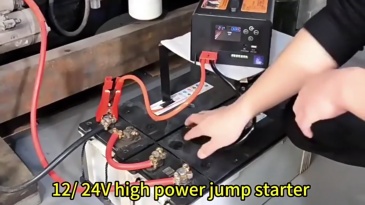 42000mah 24v Battery Jump Starter Car Emergency Tool with LED Light Power Bank for Lorry Truck Motorcycle