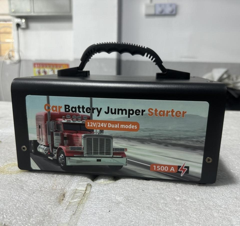 42000mah 24v Battery Jump Starter Car Emergency Tool with LED Light Power Bank for Lorry Truck Motorcycle