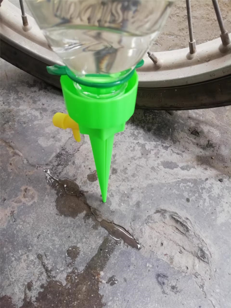 Plant Watering Spikes Self Watering Device Drip Irrigation Drippers for Outdoor & Indoor