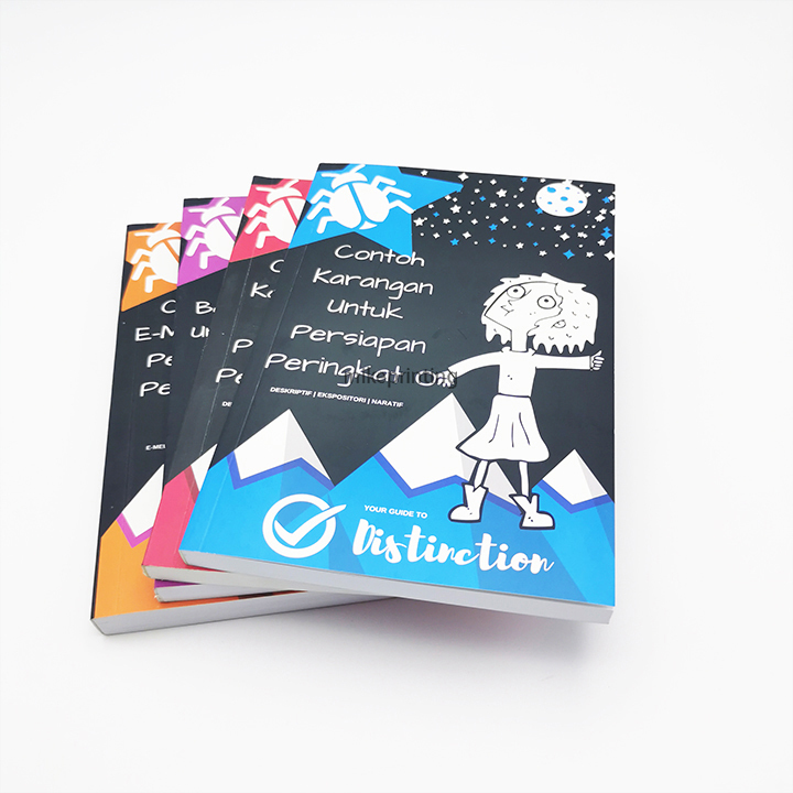Livres brochés, impression, coloration personnalisée, reliure parfaite, couverture souple