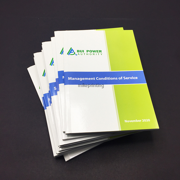 Impression de brochures d'entreprise au format broché, livre personnalisé de haute qualité à couverture souple