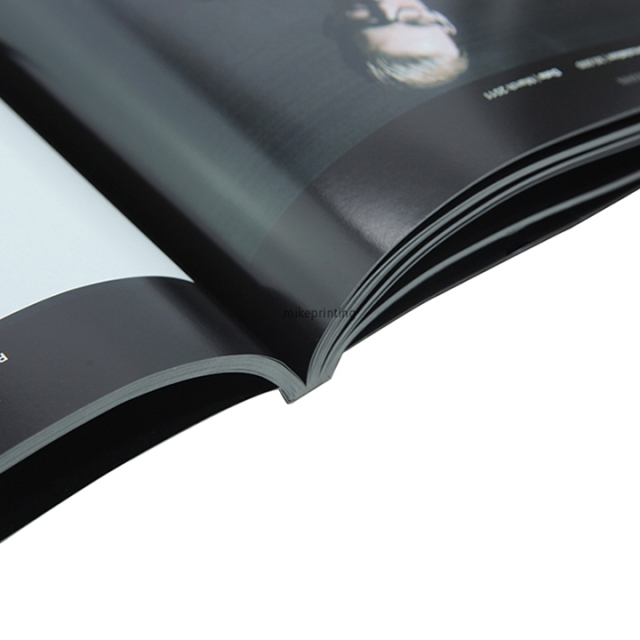 Impression de magazines de mode et de vêtements