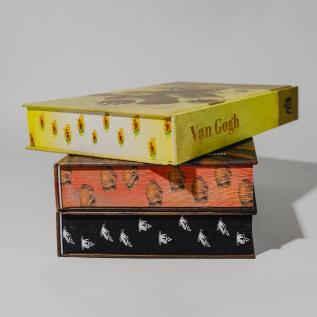 Precious Gold Sprayed Edge Hardcover Book Color Printing Hardcover Novel Book Custom Printing