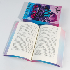 Services d'impression de livres personnalisés par un imprimeur chinois : couverture souple, tranches peintes.