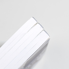 Service d'impression de livres personnalisés de haute qualité, reliés par piqûre à cheval et à couverture souple, avec options de papier offset et de carton.