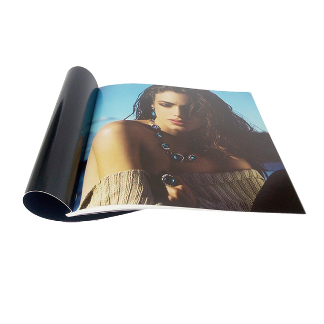 Imprimante personnalisée pour livres, dépliants, catalogues, brochures, livrets et magazines à couverture souple avec service d'impression Pantone