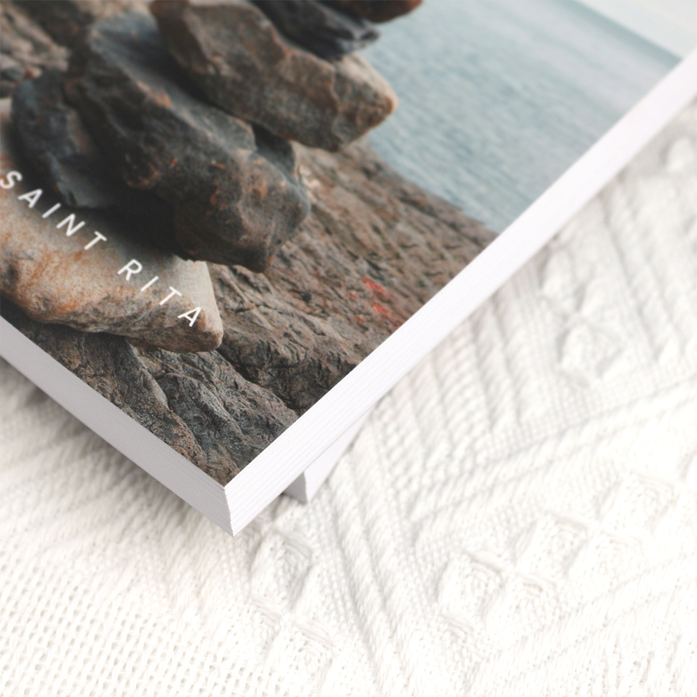 Impression de livres personnalisés au format A5 (21 x 14,8 cm), couverture souple, papier blanc, reliure parfaite