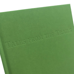 Service d'impression de livres pour enfants en couleur, de haute qualité et à couverture rigide, avec format et papier personnalisés.