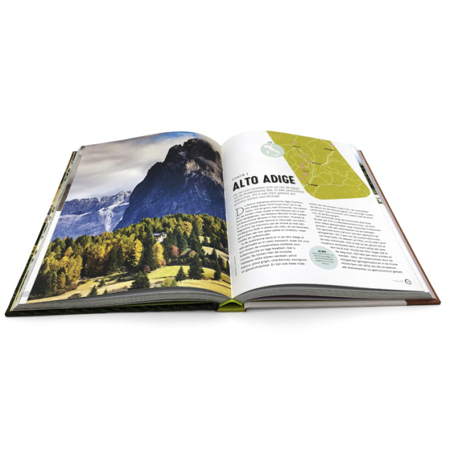 Livre relié de haute qualité, format paysage, impression offset, reliure cousue, pelliculage.