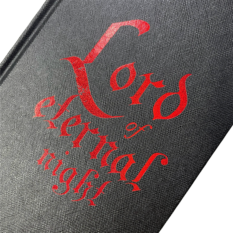 Service d'impression de romans d'amour : jaquette personnalisée, format, tranches argentées au pochoir, couverture rigide, collection de livres.