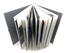 Livre photo décoratif personnalisé à couverture rigide pour adultes, livre de luxe noir et gris, impression flexographique sur couverture rigide.