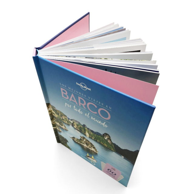 Livre relié de haute qualité, format paysage, impression offset, reliure cousue, pelliculage.
