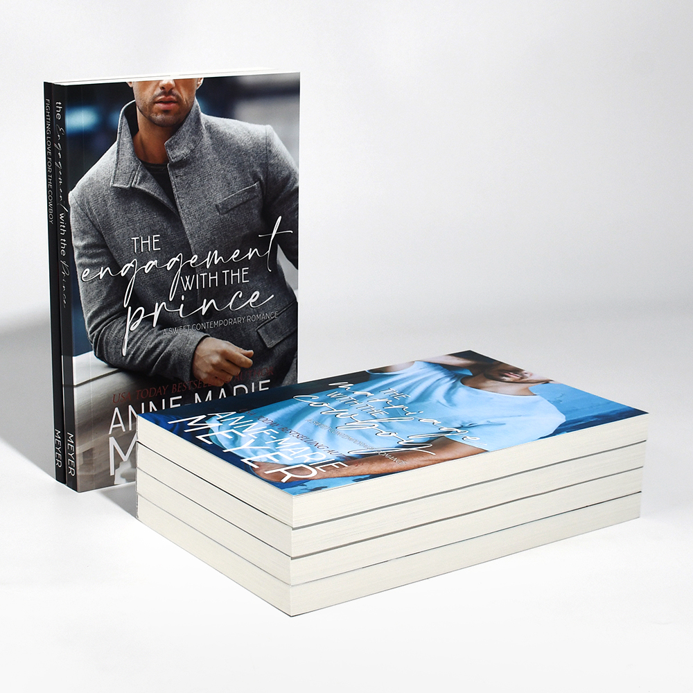 Low MOQ Softcover Book Black Inside Printing Novel Book Printing Paperback Book Custom Printing Perfect Binding
