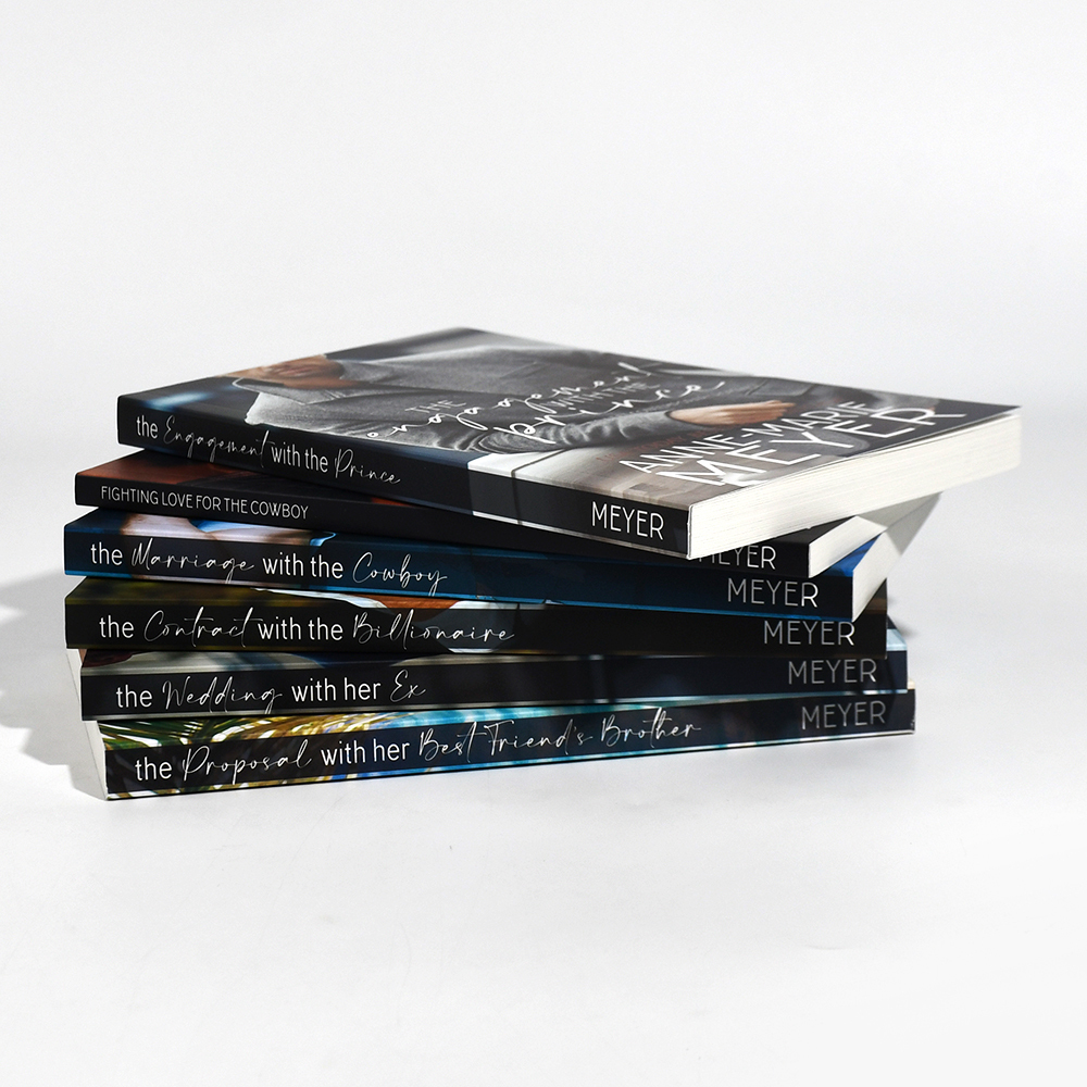 Low MOQ Softcover Book Black Inside Printing Novel Book Printing Paperback Book Custom Printing Perfect Binding