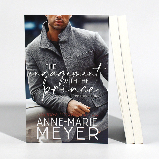 Low MOQ Softcover Book Black Inside Printing Novel Book Printing Paperback Book Custom Printing Perfect Binding