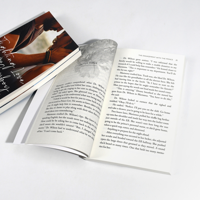 Low MOQ Softcover Book Black Inside Printing Novel Book Printing Paperback Book Custom Printing Perfect Binding