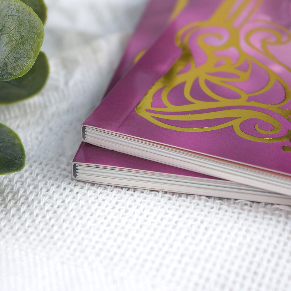 Custom Offset Printing Book Photos Softcover Manga Book Printing with Gold Foil Magazine Printing