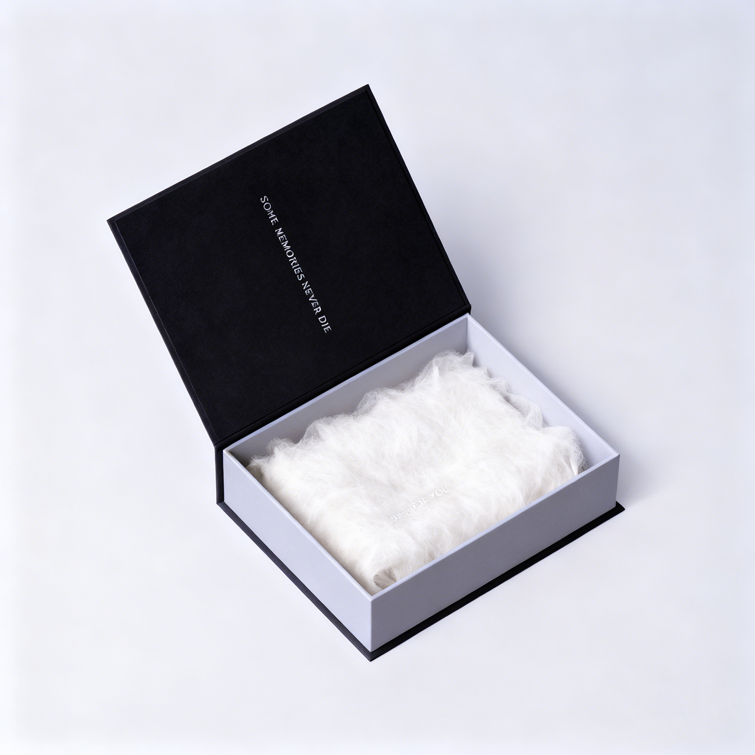 Custom Recycled Materials Embossed Magnet Gift Box Sponge Lining Luxury Paper Rigid Wedding Package for Album Memories