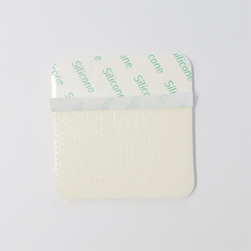 Silicone Adhesive Foam Dressing without Border， Size 18 cm x 18 cm / 7'' x 7'', Advanced Wound Care Solution