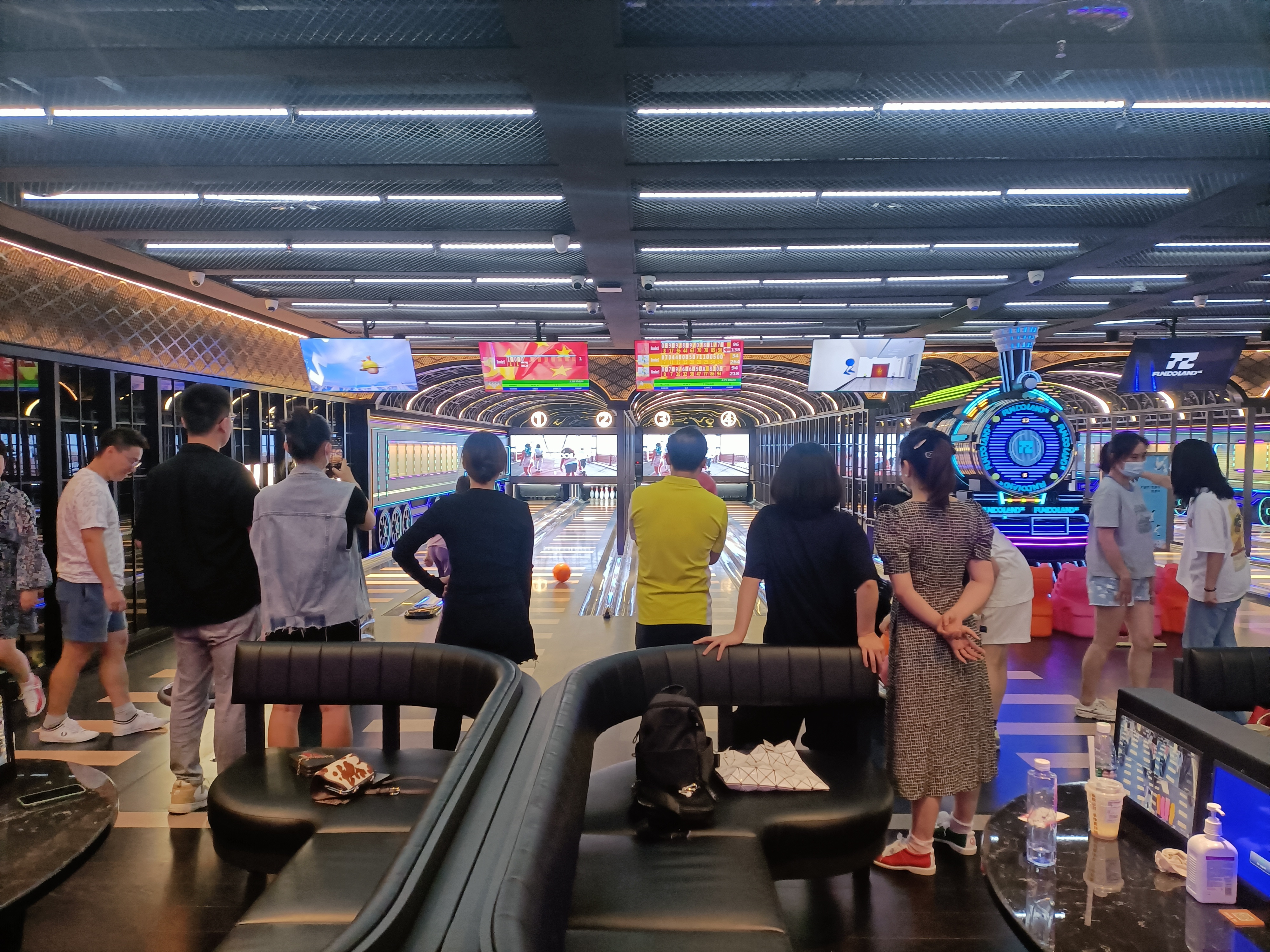 China &middot; Changsha bowling alley case photo 1