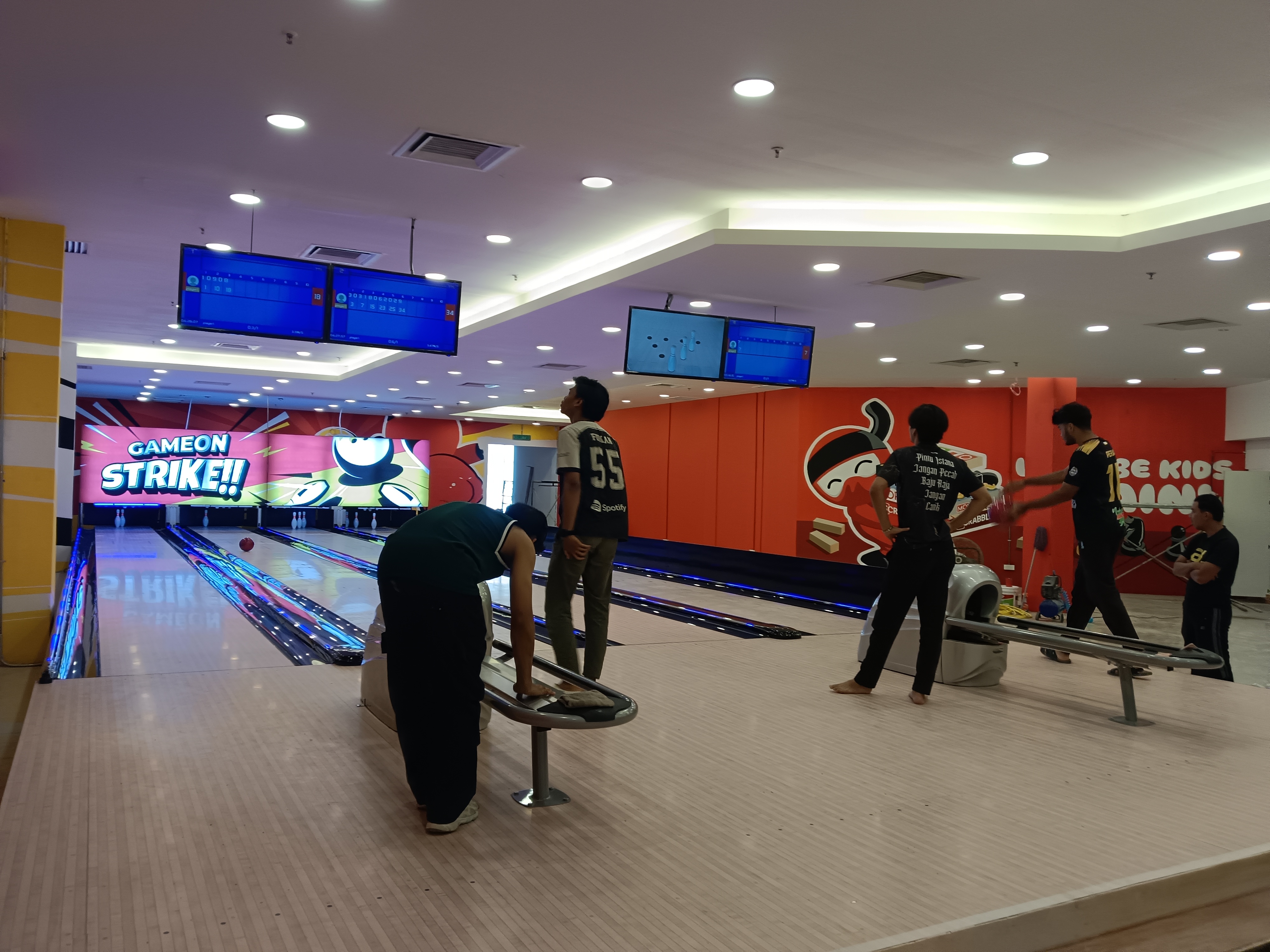 Malaysia bowling alley case photo 1