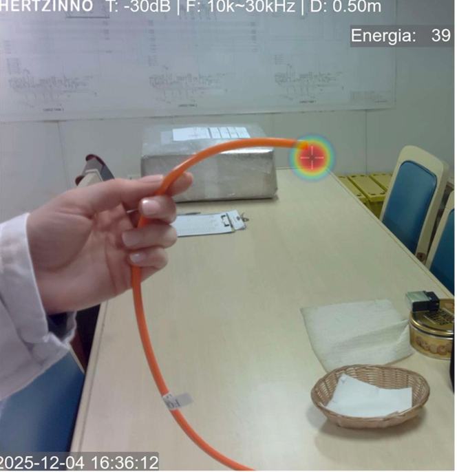 The gas flow perpendicular to the leak detector hertzinno acoustic camera