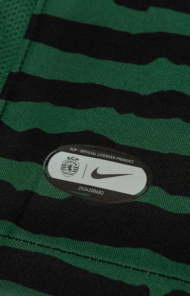 Kid's Sporting CP 2025/26 Third Christmas Shirt