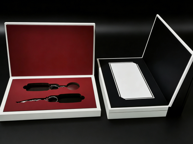 Soft Touch Paper Gift Box Small Gift Box,Red/Blue Clamshell Gift Box With EVA For Key & Daily Gifting