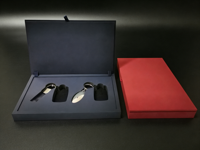 Soft Touch Paper Gift Box Small Gift Box,Red/Blue Clamshell Gift Box With EVA For Key & Mini Gifting