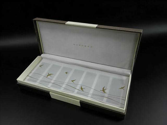 Grey Specialty Paper Gift Box Small Gift Box,Grey Clamshell Gift Box With Velvet/EVA For Key & Modern Gifting