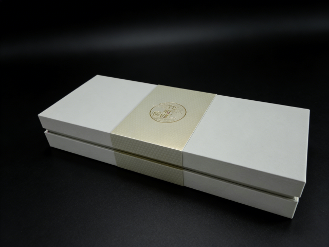 White Specialty Paper Gift Box White Gift Box,White Clamshell Gift Box With Velvet/EVA For Key & Luxury Gifting