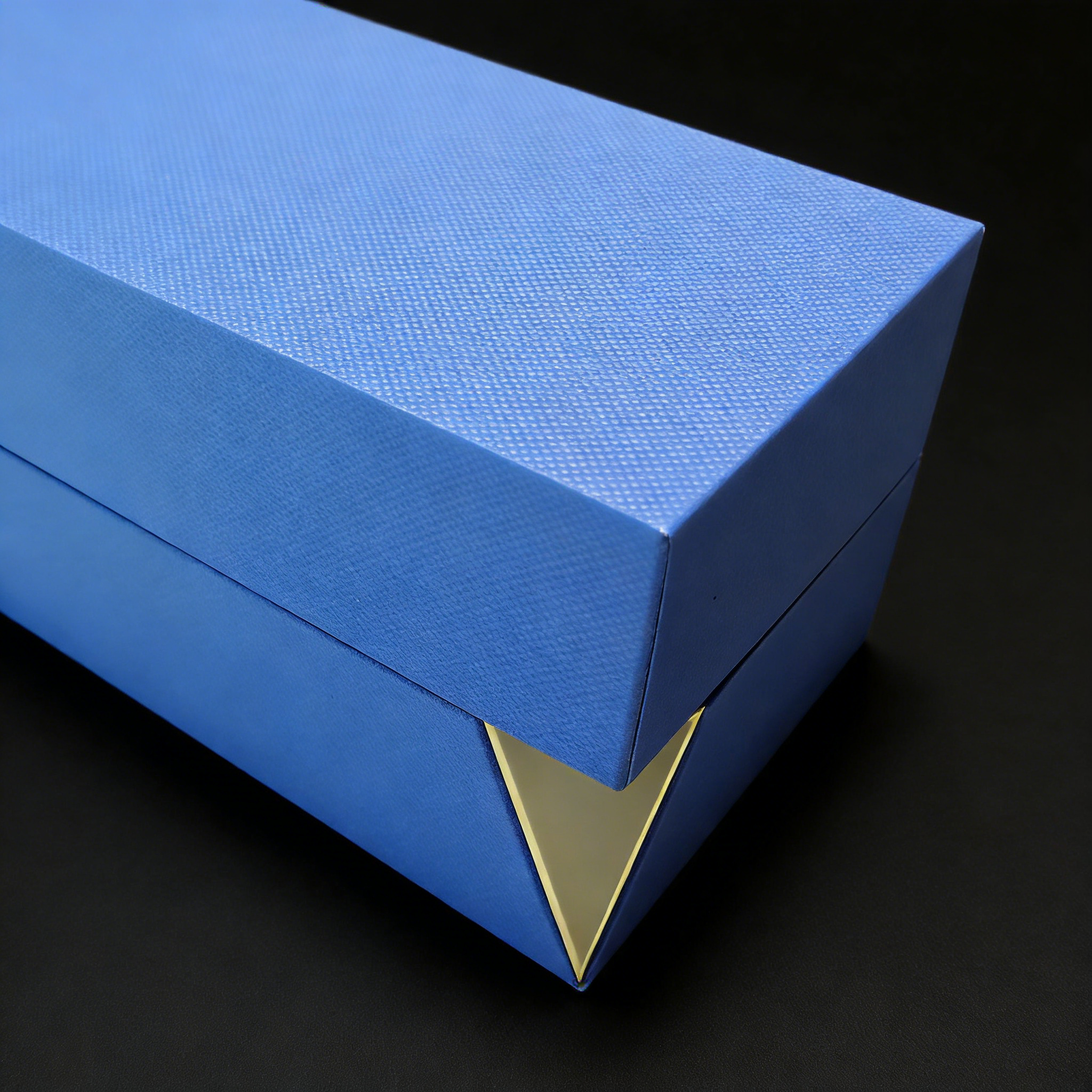 Luxury Cardboard Wine Box, cardboard wine box, red wine box,Luxury Special paper,Cardboard, Wine Box - Durable Protectiv for Wine Packaging