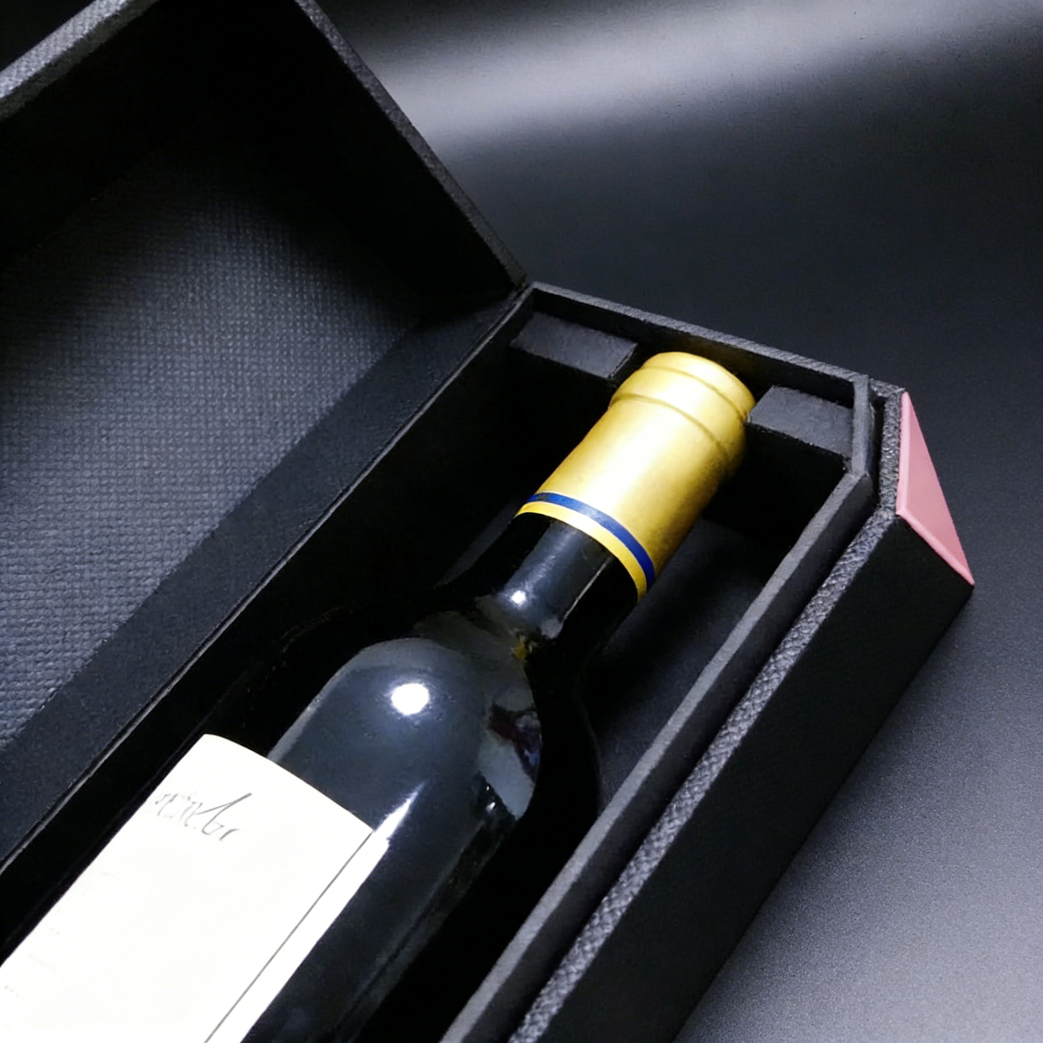 Luxury Cardboard Wine Box, cardboard wine box, red wine box,Luxury Special paper,Cardboard, Wine Box - Durable Protectiv for Wine Packaging