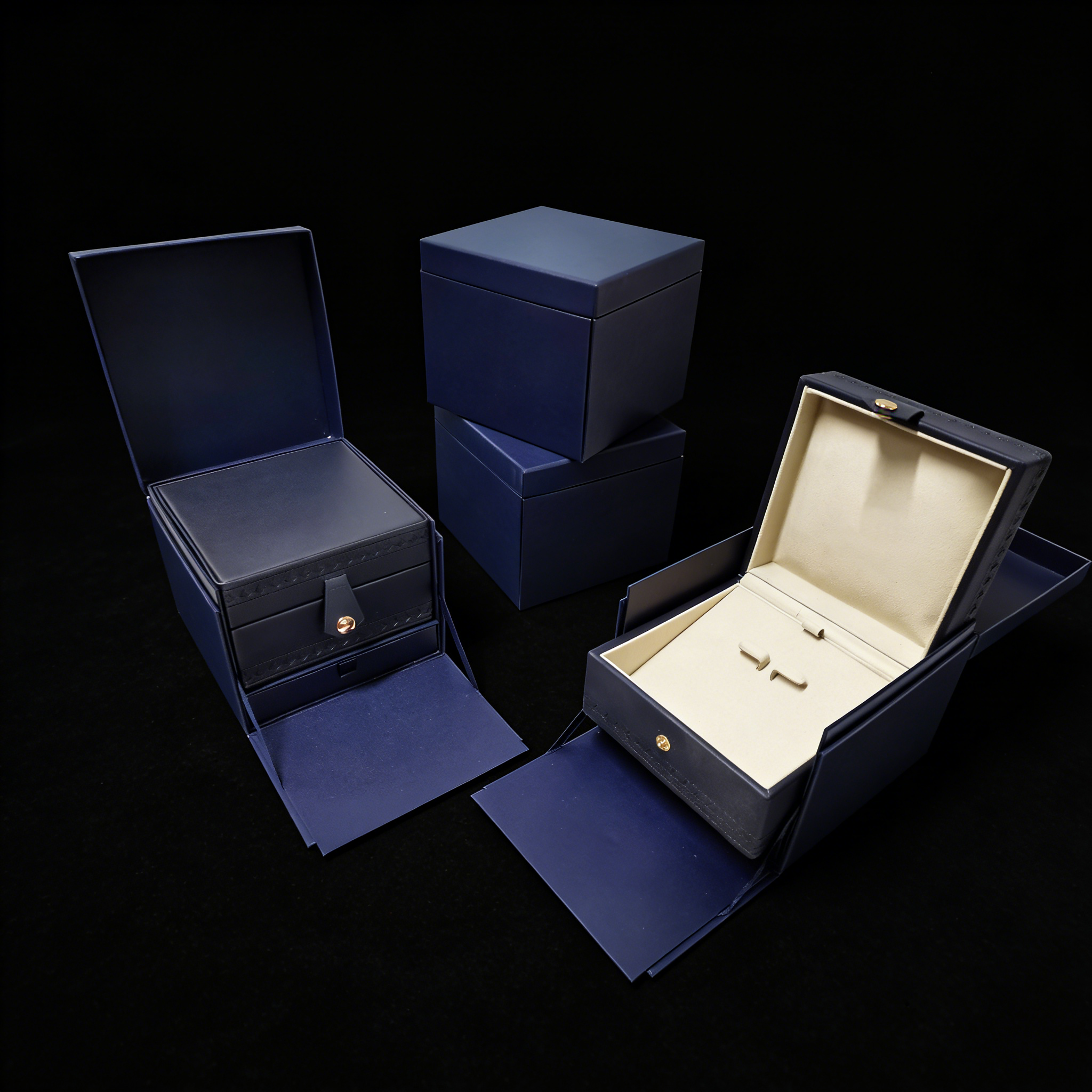 Custom PU Leather Jewelry Box with Metal Clasp – Premium Packaging,Custom jewelry box - Premium PU Leather with Metal Clasp