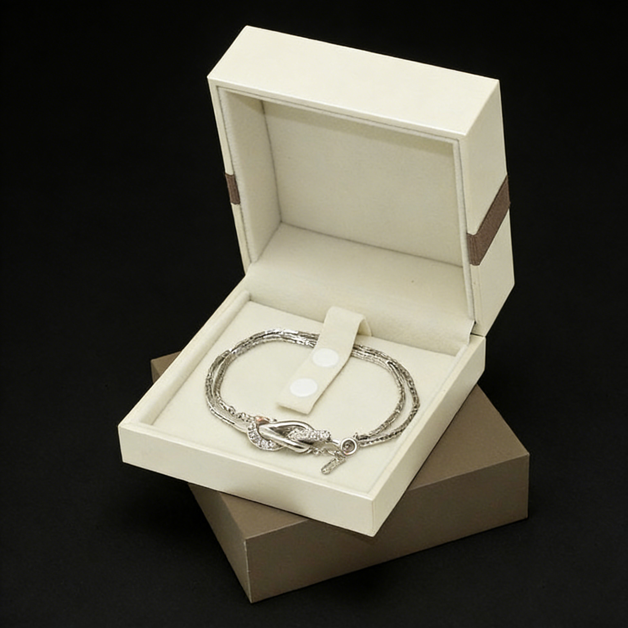 Elegant Soft touch paper jewelry box - personalized jewelry box,Beige Plastic jewelry box - Dust-proof jewelry gift box for B2B Bulk Purchase