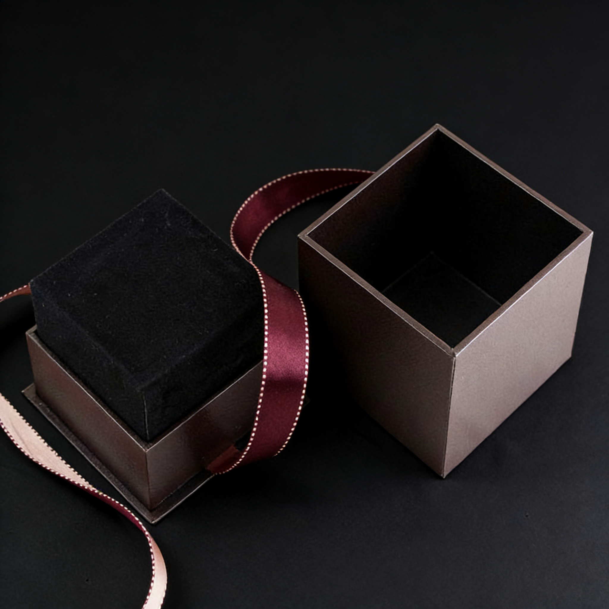 Elegant Soft touch paper jewelry box - personalized jewelry box,Brown Plastic jewelry box - Dust-proof jewelry gift box for B2B Bulk Purchase