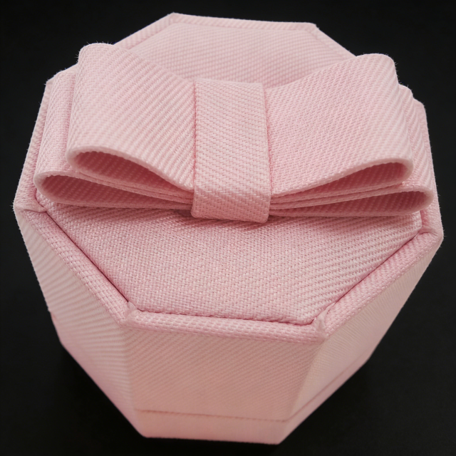 Elegant Pink cloth jewelry box - personalized jewelry box,Pink Plastic jewelry box - Dust-proof jewelry gift box for B2B Bulk Purchase