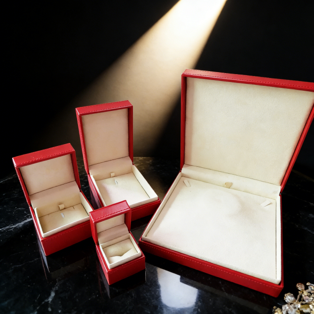 Modern  Leather jewelry box - custom jewelry box,Red Modern jewelry box - Storage-efficient ring jewelry box for B2B Bulk Purchase