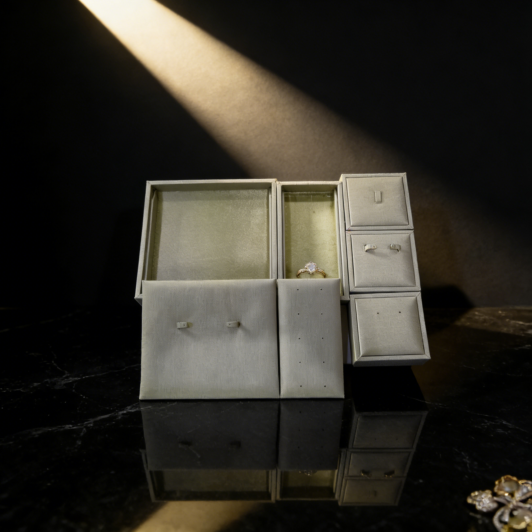 Modern Fabric jewelry box - ring jewelry box,Light Luxury ring jewelry box - Dust-proof ring jewelry box for B2B Bulk Purchase