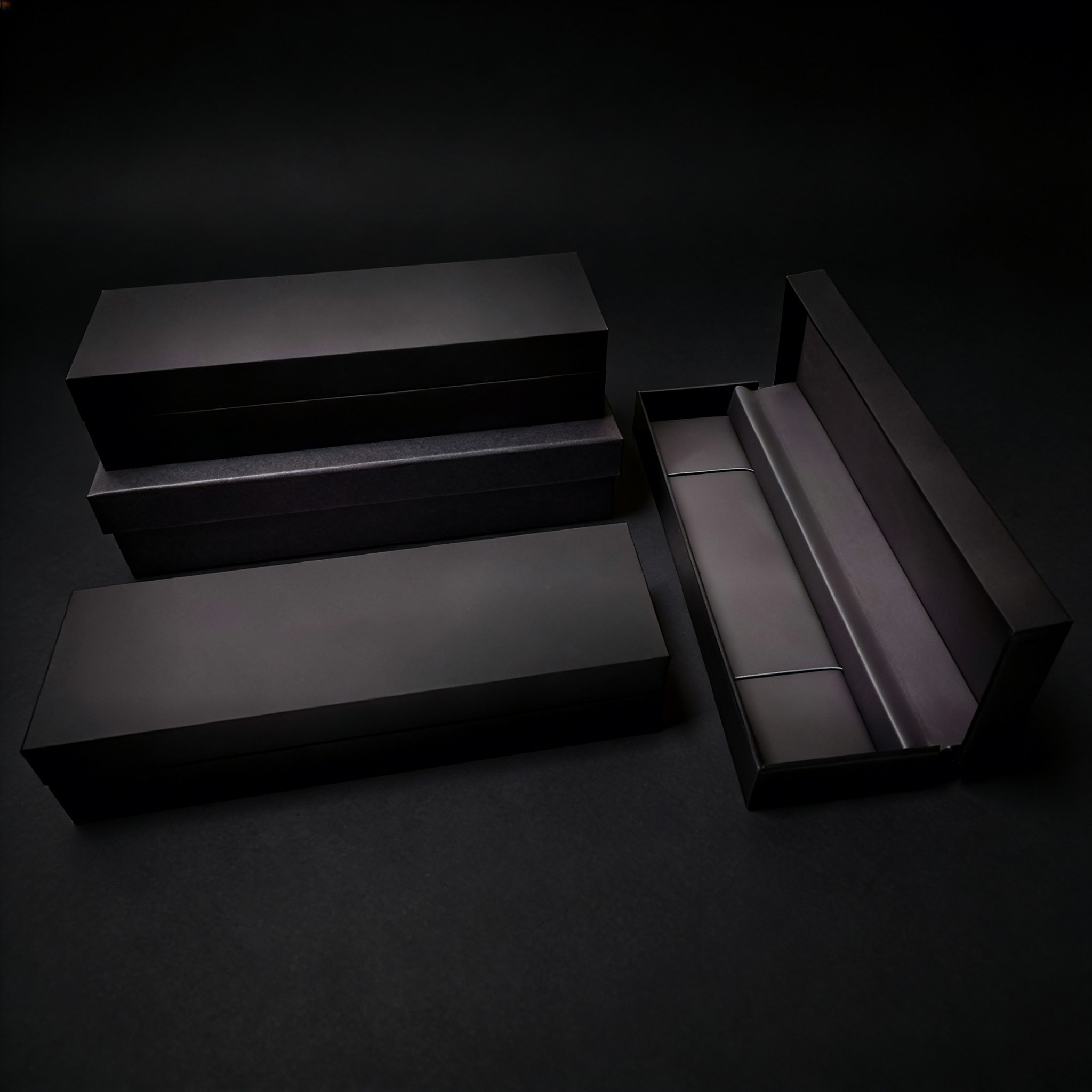 Boîte à montre longue simple en plastique noir, très populaire, personnalisable avec logo, emballage cadeau pour montre.,Boîte à montre longue simple en plastique noir, personnalisable avec logo, très demandée (KA MEI).