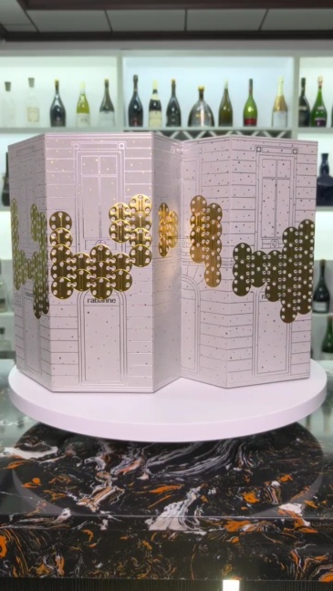 Minimalist Specialty Paper Gift Box White Gift Box,Sleek White Specialty Paper Gift Box Book Type With Metal Nameplate